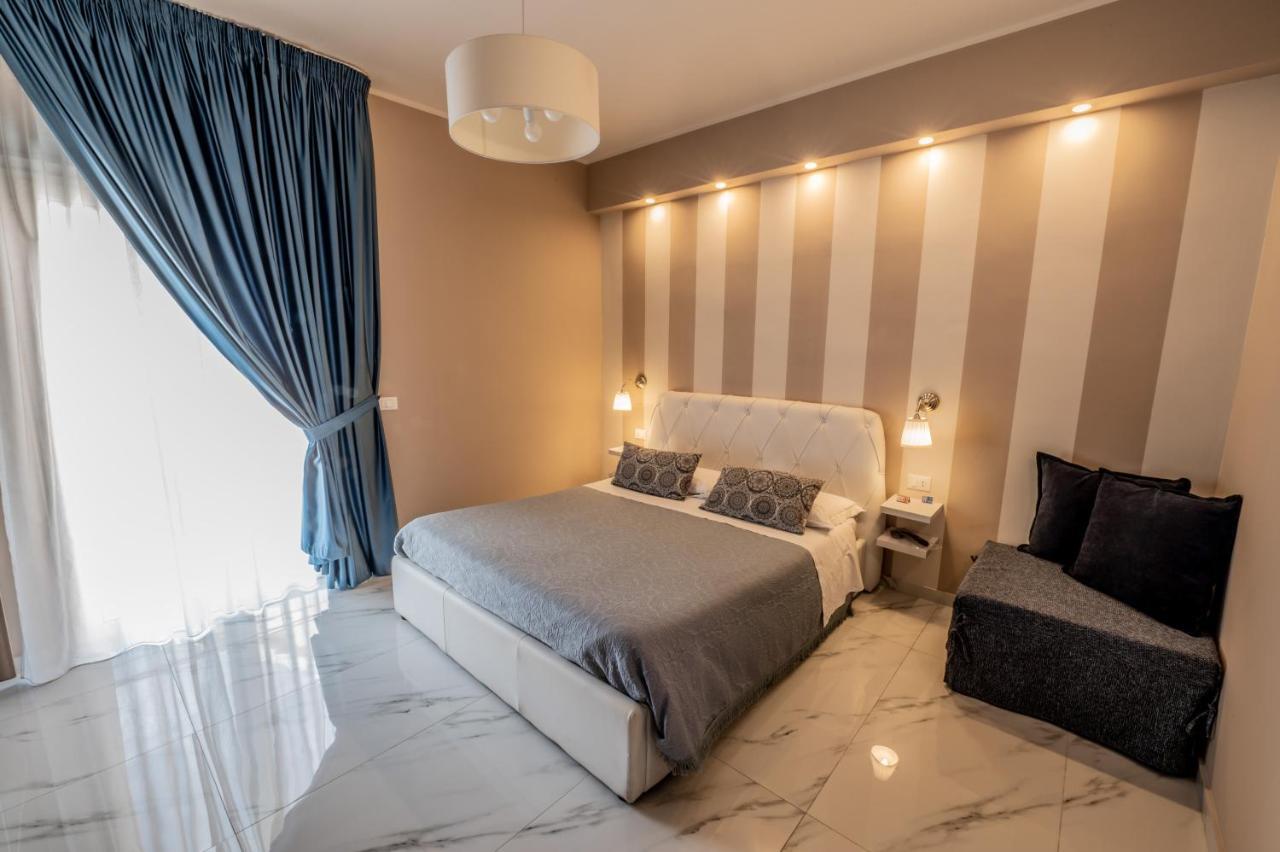 Eolian Port B&B Milazzo Bagian luar foto